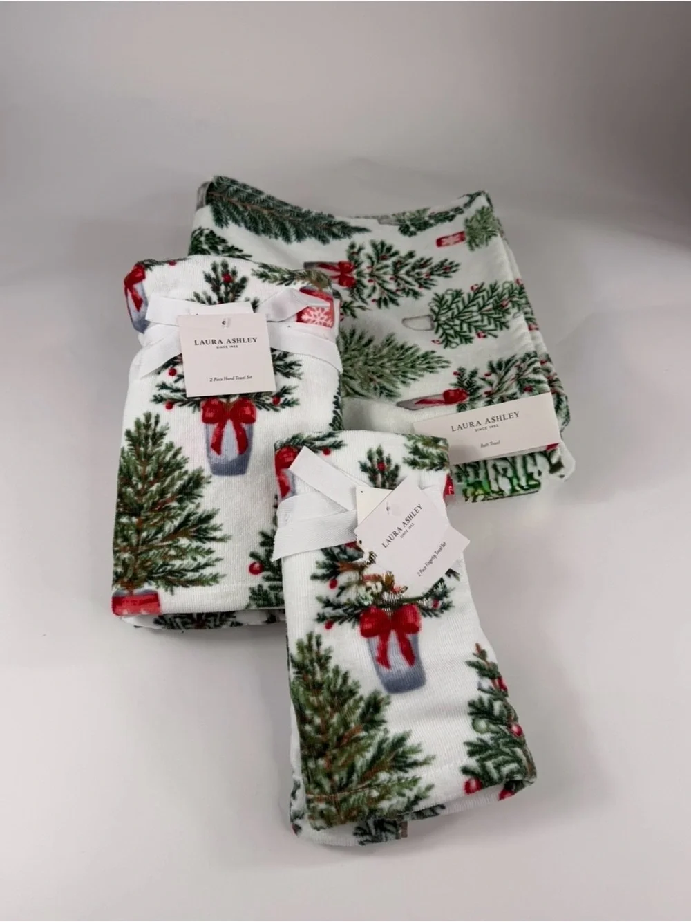 5 PC Laura Ashley Christmas Tree and Red Bow Towel Set